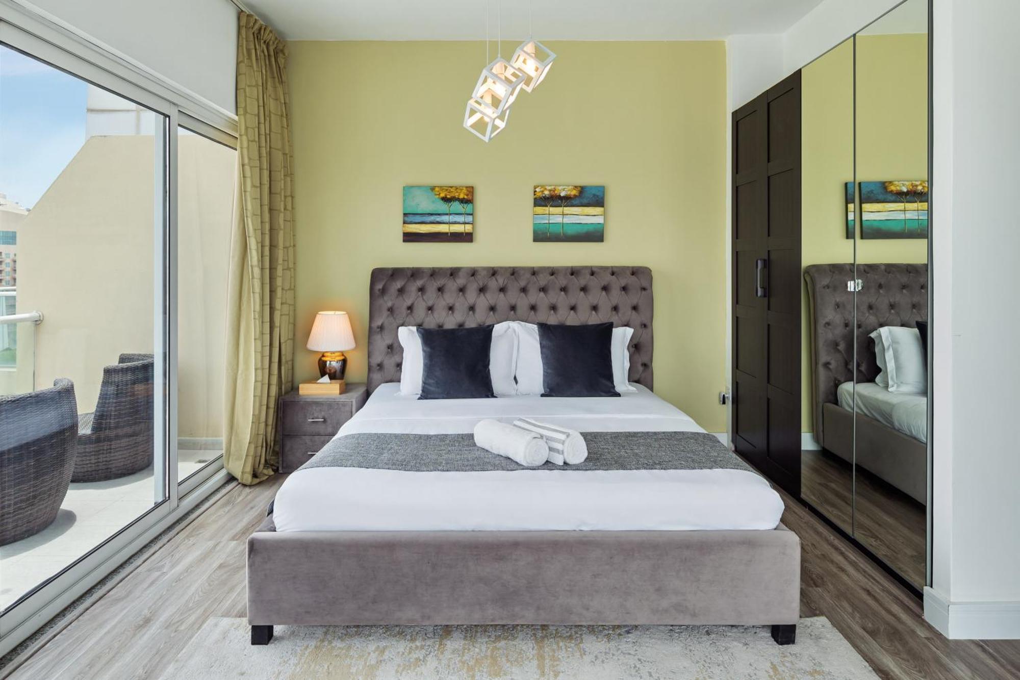 Modern & Spacious 2-Bed Condo With Panoramic Lake Views, Dual Balconies, Steps From Dubai Jlt Metro By "La Buena Vida Holiday Homes" Exterior foto